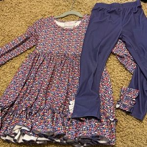 Flower Tunic with leggings.